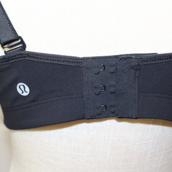 Lululemon Run Times Bra - Hook & Eye closure with adjustable straps 36C - Picture 5 of 7